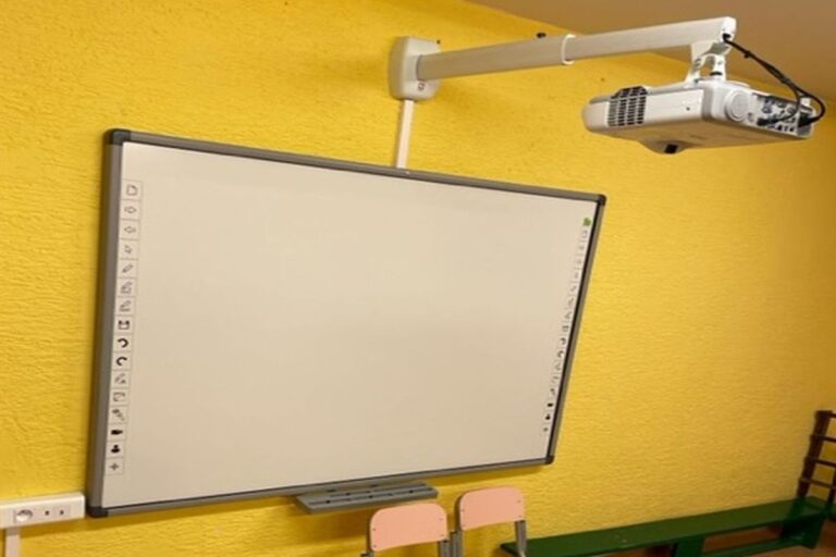 montaż tablicy interaktywnej w przedszkolu